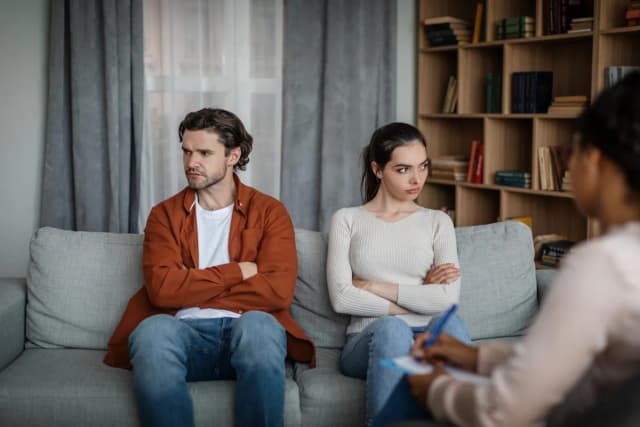 راهکارهای مؤثر برای حل تعارضات زناشویی و بهبود روابط